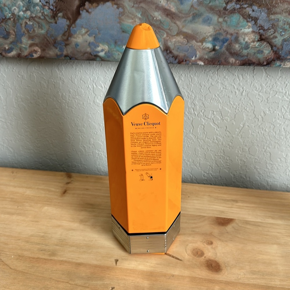 Venice Clicquot yellow pencils champagne bottle holder with screw off bottom - Picture 5 of 12